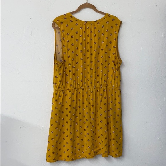 Old Navy Yellow Floral Dress - Picture 4 of 7
